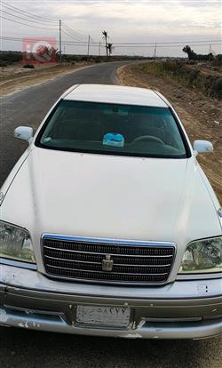 تۆیۆتا کراون